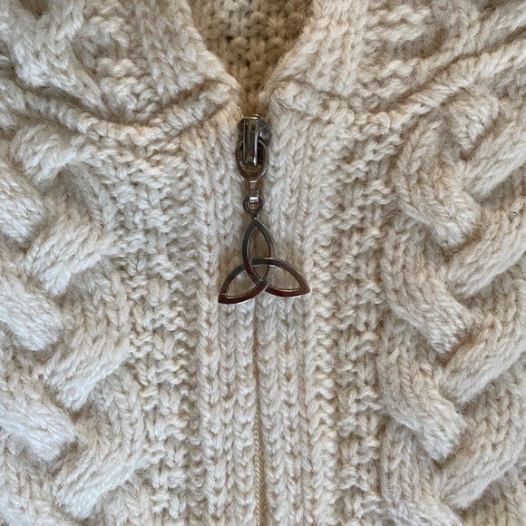 ARAN Hooded Coatigan with celtic knot zipper pull - Picture 6 of 6